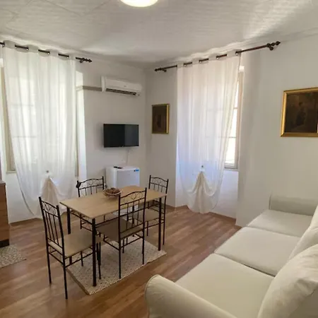 Apartment Old Town-novigrad 20 M From The Sea - One Bedroom