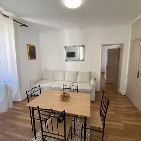 Old Town-novigrad 20 M From The Sea - One Bedroom