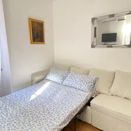 Apartment Old Town-novigrad 20 M From The Sea - One Bedroom Novigrad Istria