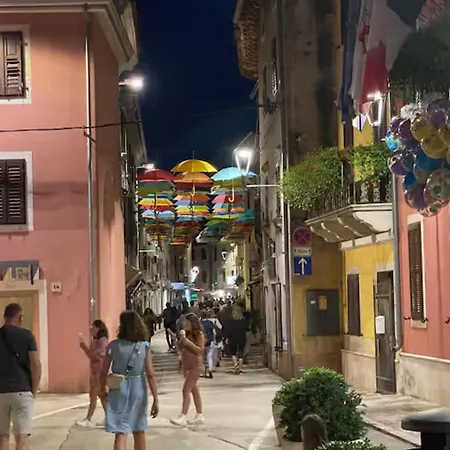 Old Town-novigrad 20 M From The Sea - One Bedroom Apartment *