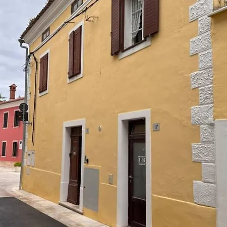 Apartment Old Town-novigrad 20 M From The Sea - One Bedroom